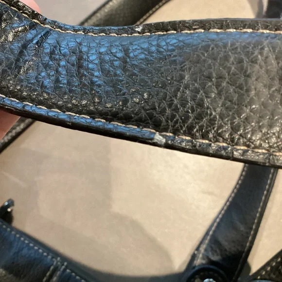 Tignanello Black Leather Women's Shoulder Bag - Picture 16 of 16